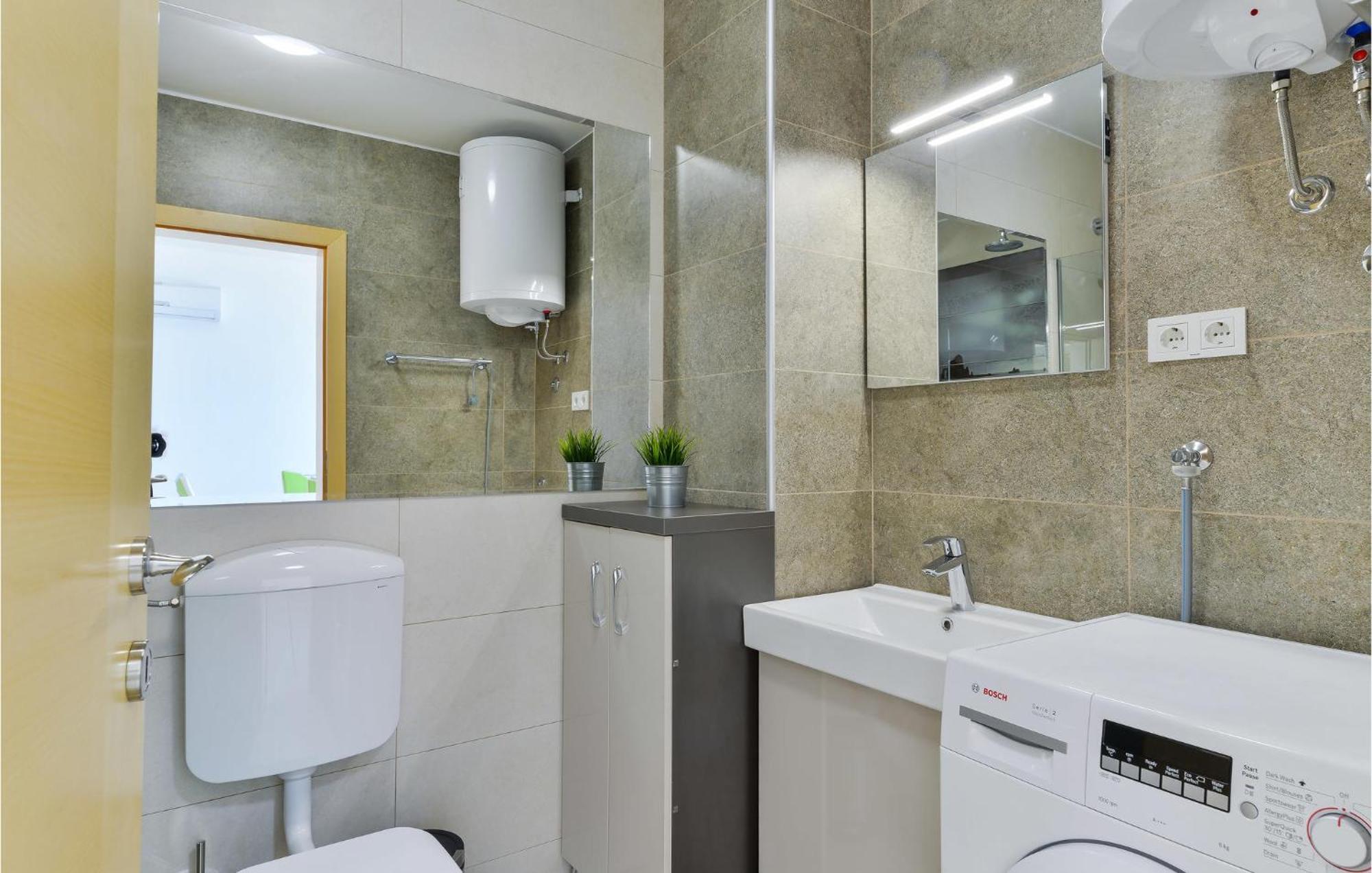 2 Bedroom Beautiful Apartment In Pag Pag Town Bagian luar foto